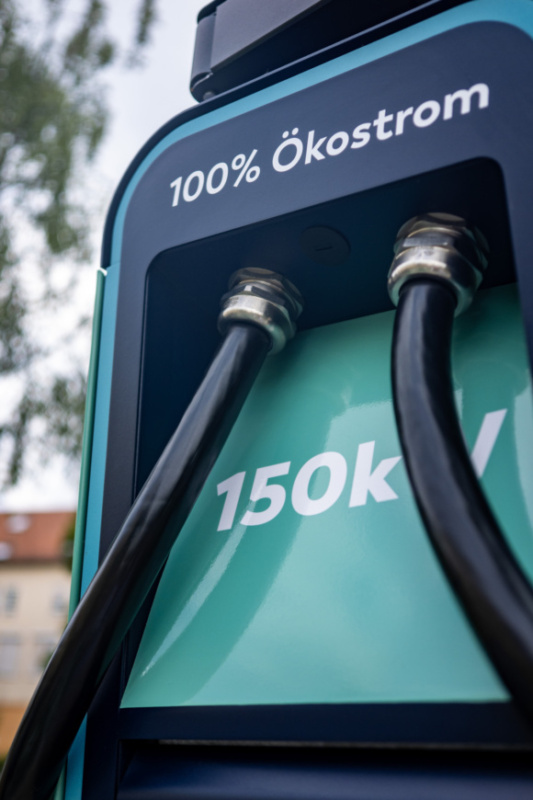 Schnellladepunkt_150_Ökostrom